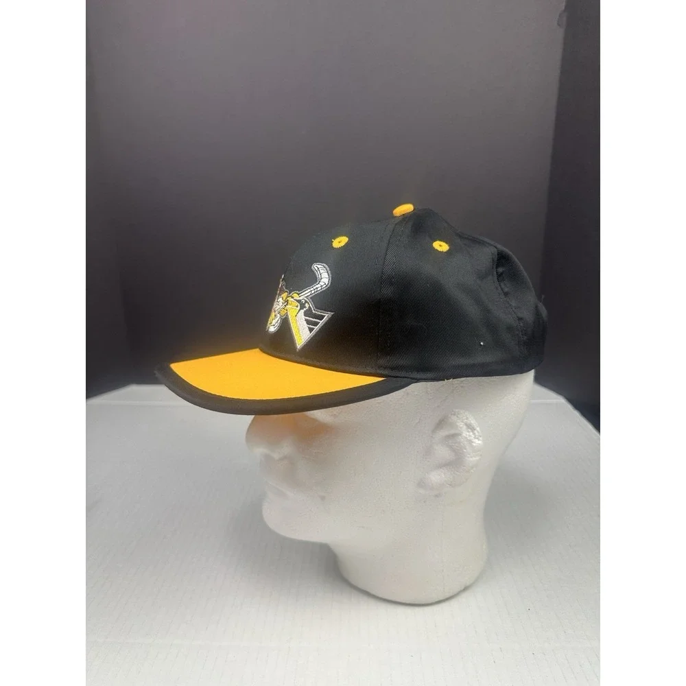 VTG Pittsburgh Penguins Drew Pearson TAZ Looney Toons Youth SnapBack NEW